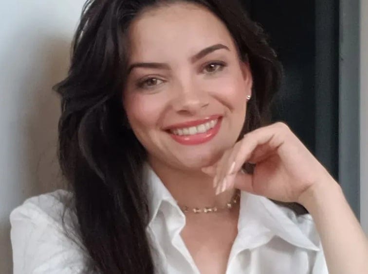 Influenciadora Luanna Borges Quase Perde a Perna Após Tentar Remover Pelo Encravado com Pinça”